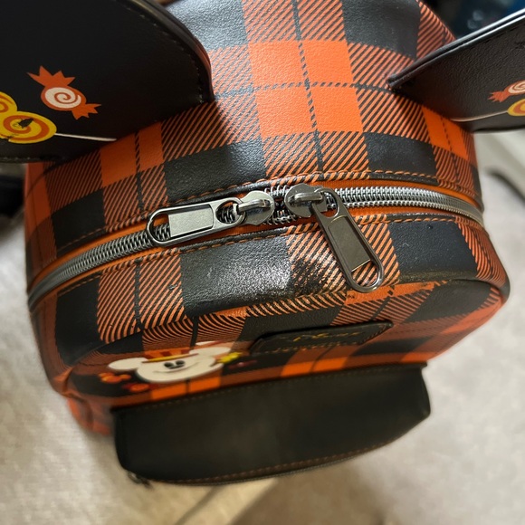 Disney loungefly backpack - Picture 3 of 9